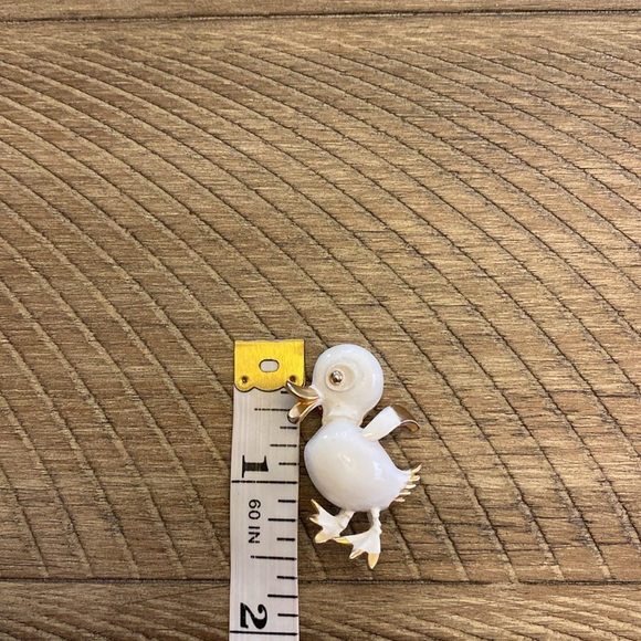 Vintage White Enamel Duck Pin - Picture 3 of 4